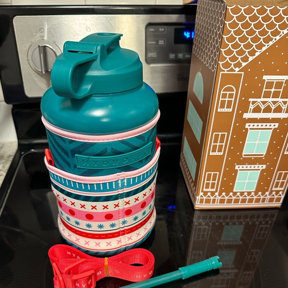 Christmas Edition Hydrojug - Picture 1 of 4
